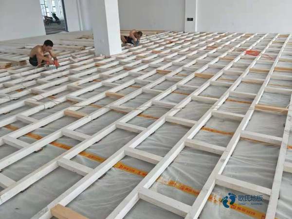 單龍骨運動場地木地板怎樣保養(yǎng)1