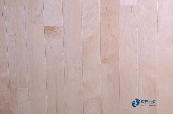 學(xué)?；@球場(chǎng)地板如何挑選1