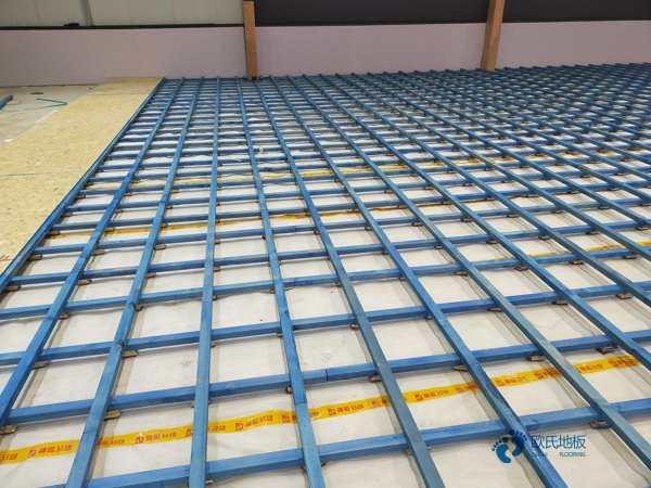 學?；@球地板用哪種好3