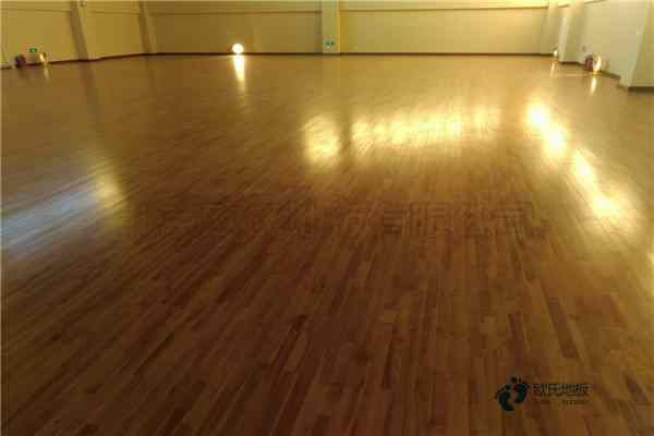 懸浮式體育運動木地板清潔保養