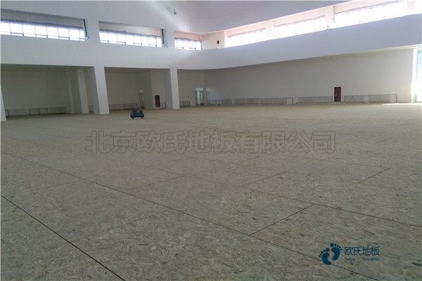 國(guó)產(chǎn)運(yùn)動(dòng)型木地板施工3