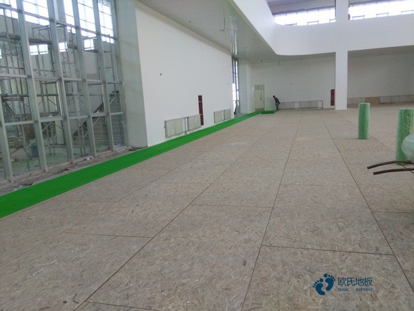 國(guó)產(chǎn)運(yùn)動(dòng)型木地板施工2