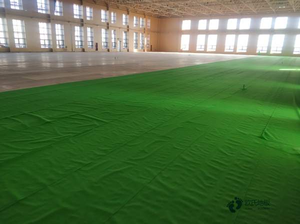 實(shí)木籃球場(chǎng)館木地板價(jià)位3