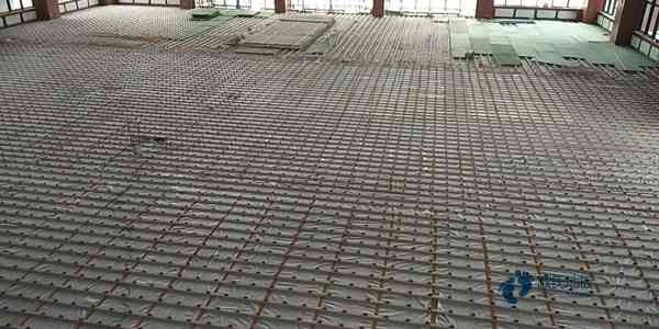 單龍骨籃球館地板保養知識2